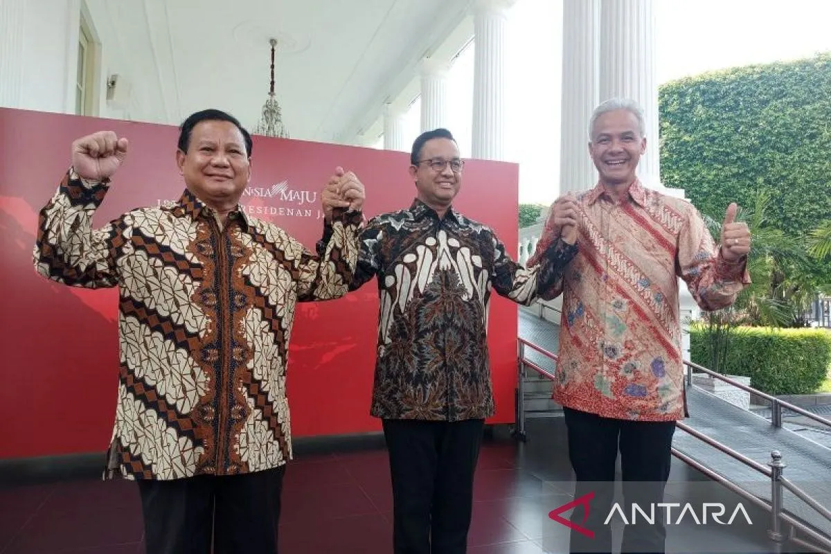 Presiden Jokowi sindir Anies Baswedan dan Ganjar Pranowo usai Debat Capres ketiga.