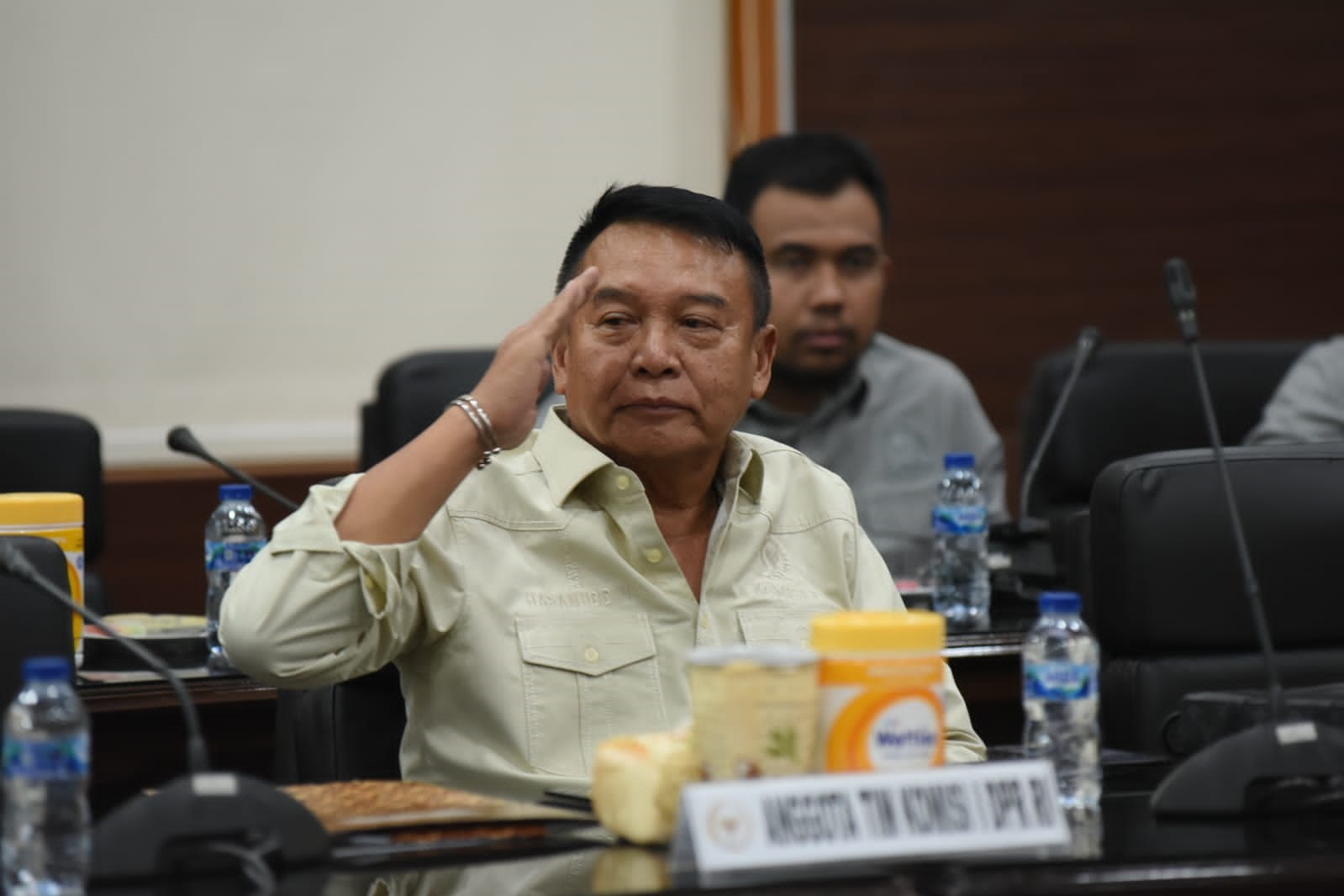 Anggota Komisi I DPR RI Mayjen TNI (p) TB Hasanuddin meminta TNI AD agar bersikap bijak terkait kasus kekerasan yang diduga dilakukan oknum TNI kepada relawan Ganjar-Mahfud di Boyolali, Jabar.