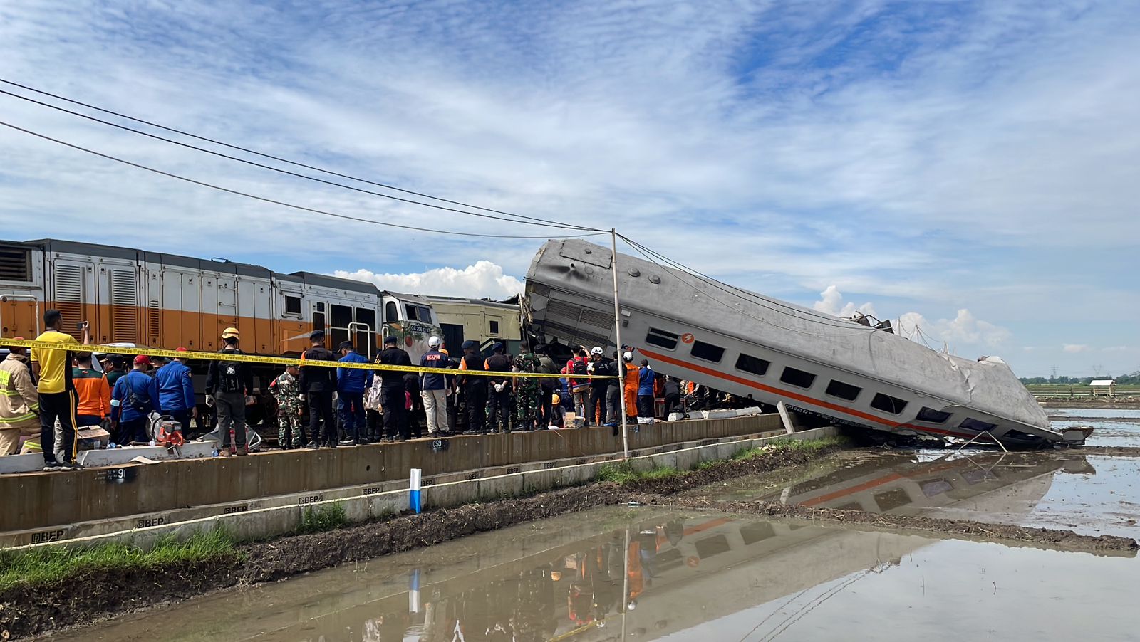 Kecelakaan kereta api yang melibatkan KA Turangga dengan KA Lokal Bandung Raya, Jumat 5 Januari 2023.