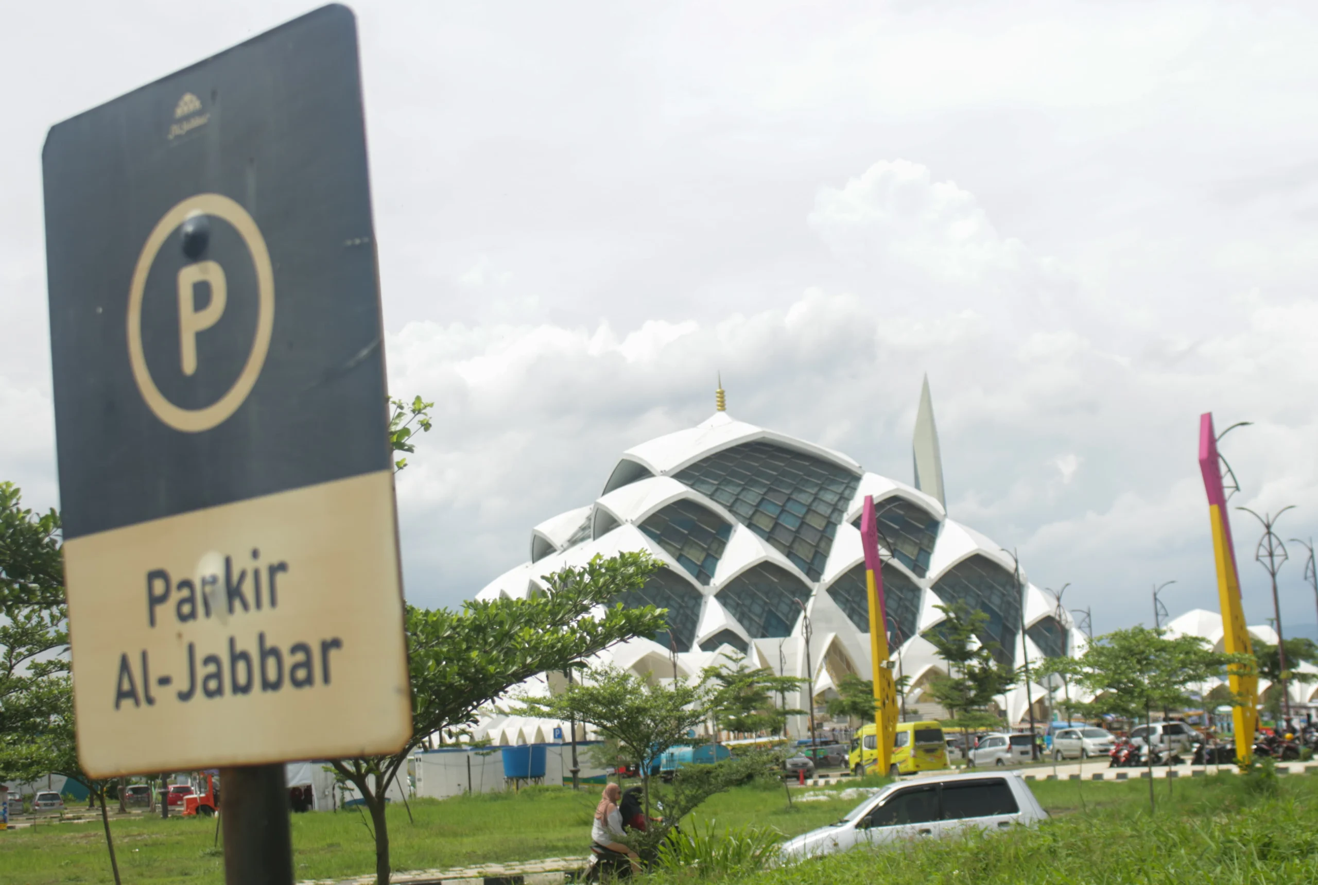 BPKAD Siapkan Rp48 Miliar untuk Pengelolaan Masjid Al Jabbar, Nasib Kontrak Parkir dengan Kodam Belum Pasti