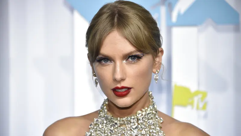 Taylor Swift Raih Piala Bergengsi di Grammy Awards 2024 dengan Album Midnights
