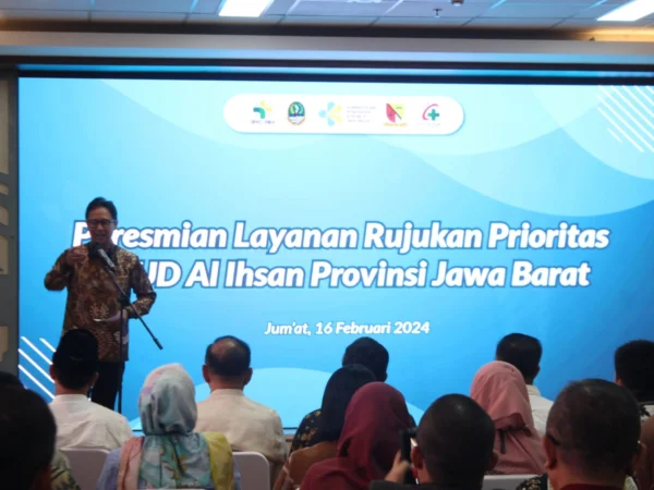 Menteri Kesehatan Budi Gunadi Sadikin saat berkunjung ke Rumah Sakit Umum Daerah (RSUD) Al Ihsan Jawa Barat, Jumat (16/02).