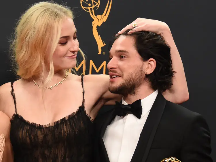 Sophie Turner dan Kit Harington Berkolaborasi dalam Film Horor yang Menegangkan The Dreadful