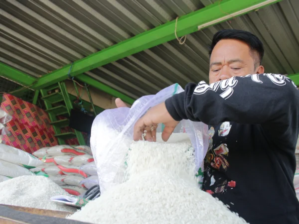 Ist. Bulog jabar akan kembali distribusikan beras SPHP ke pasar dan ritel. Foto. Pandu Muslim Jabar Ekspres