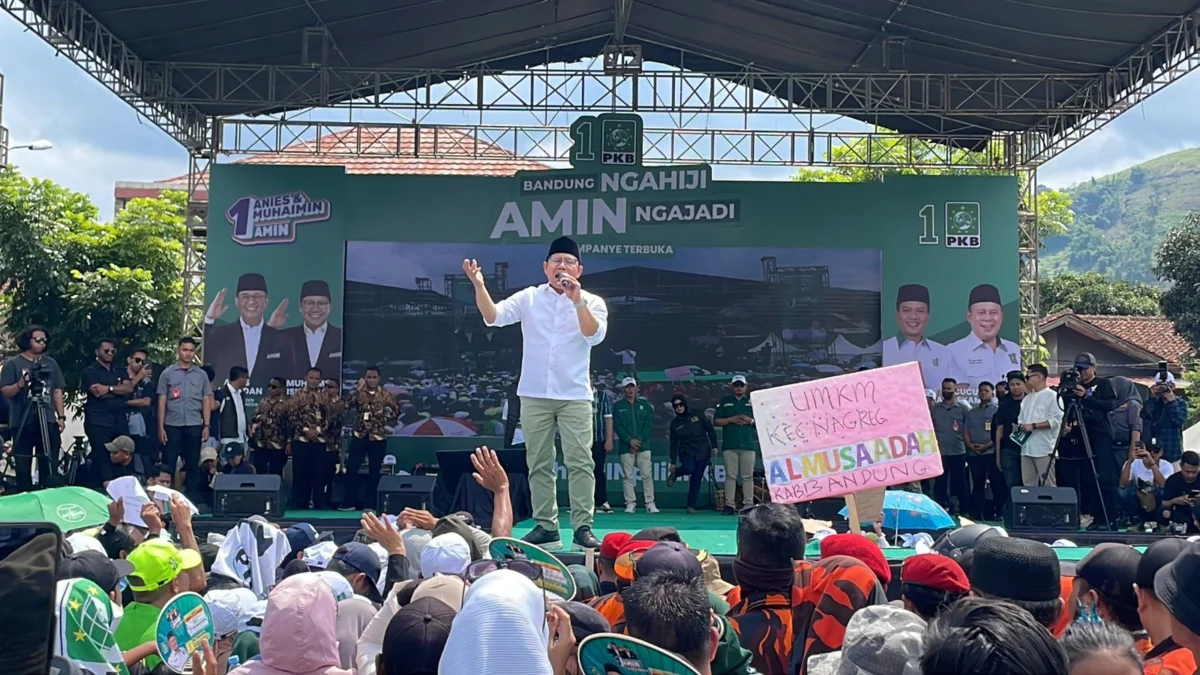 Cawapres nomor urut 1 Muhaimin Iskandar saat menghadiri Kampanye Akbrar di Nagreg, Kabupaten Bandung, Kamis (8/2/2024). Foto Agi Jabarekspres