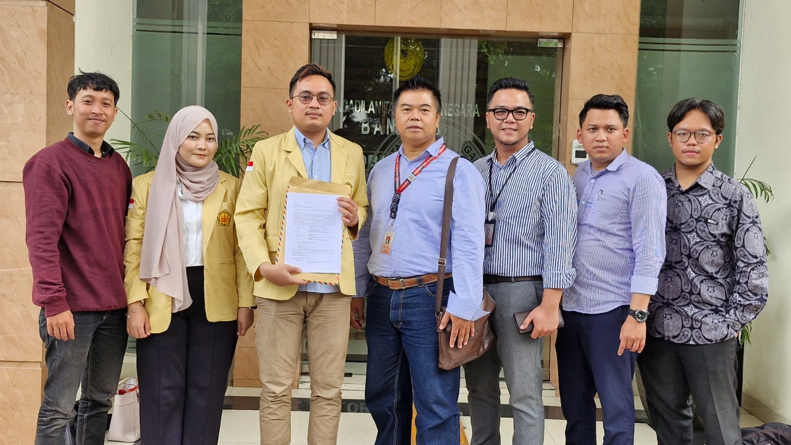 DPC Permahi Bandung Raya mendapatkan pendampingan dari Law Office Heron Miller & Associates saat mengajukan gugatan terhadap Panitia Seleksi Terbuka Sekda Jabar ke PTUN Bandung, Selasa 13 Februari 2024.