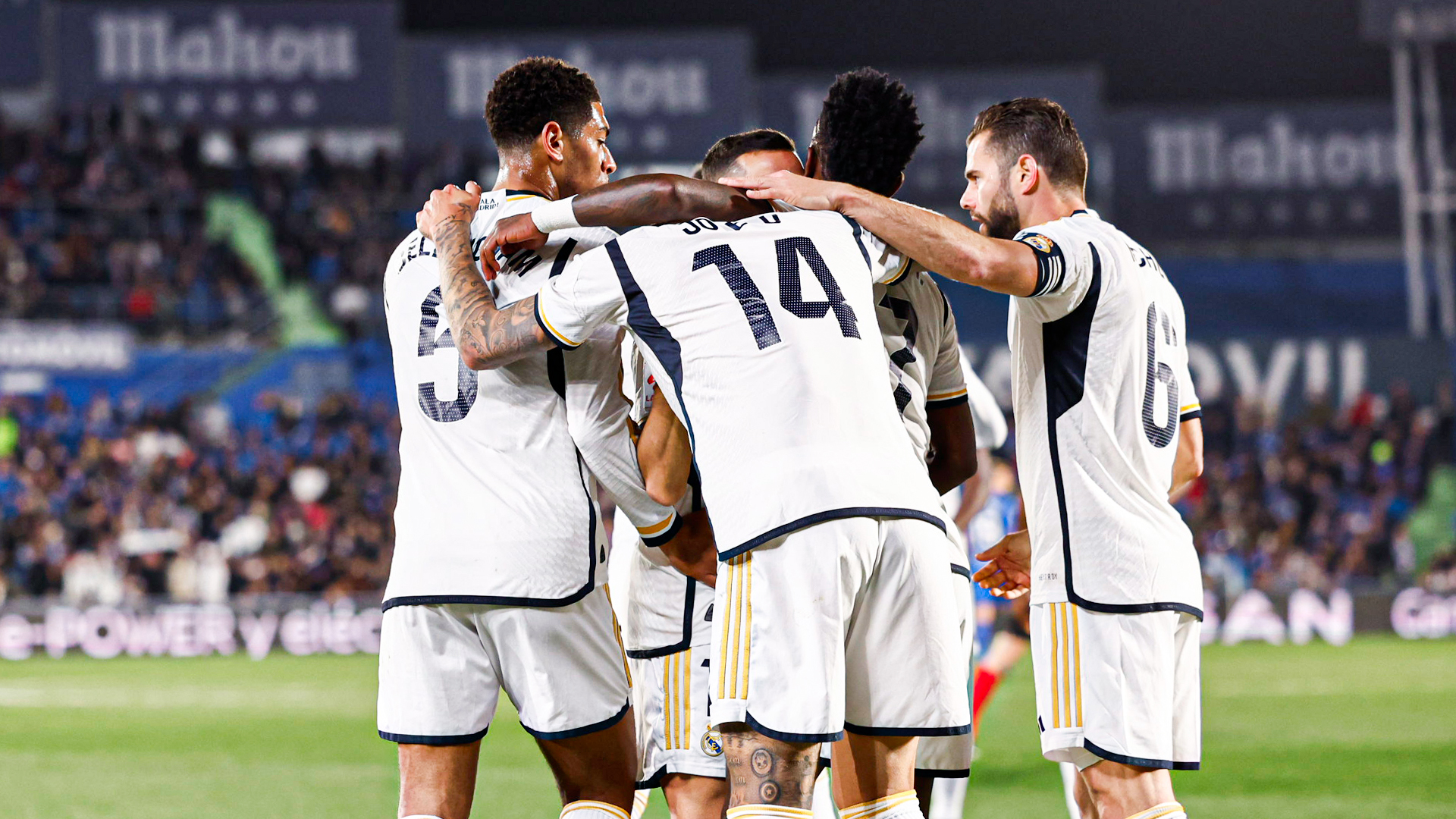 Pemain Real Madrid saat merayakan gol yang dilesakkan oleh Joselu (14).