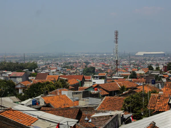 Foto Ilustrasi Pemukiman Kota Bandung (Pandu Muslim / JE)