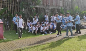 Pendukung pasangan nomor urut 02 Prabowo-Gibran mulai berdatangan di JCC, Jakarta, Minggu (4/2/2024). ANTARA/Ilham Kausar