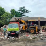 tumpukan sampah yang belum terangkut secara maksimal di sejumlah Tempat Pembuangan Sampah Sementara.