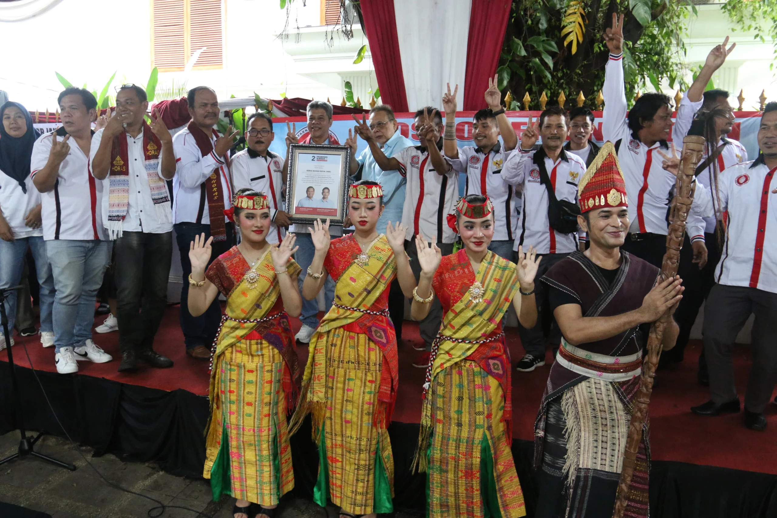 Pasangan calon nomor urut 02,Prabowo Subianto dan Gibran Rakabuming Raka kembali menerima deklarasi dukungan dari relawan Horas Bangso Batak (HBB). -Istimewa -