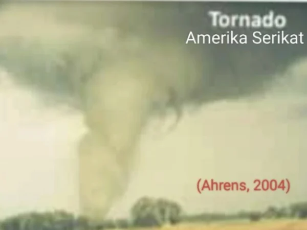 Tornado di Amerika Serikat Tahun 2004/ Tangkap Layar X atau Twitter @EYulihastin