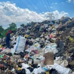 Foto Tumpukan Sampah di TPA Sarimukti, Kabupaten Bandung Barat.