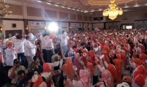 Optimis AMIN: Para petinggi PKS Jabar dan Kota Bogor saat menyapa ribuan kader di Gedung Brajamustika Convention Center, Kota Bogor, Senin (5/2).