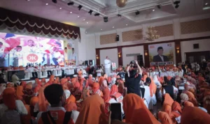 Ketua DPD PKS Kota Bogor, Atang Trisnanto saat berpidato dihadapan ribuan kadernya. (Yudha Prananda / Jabar Ekspres)