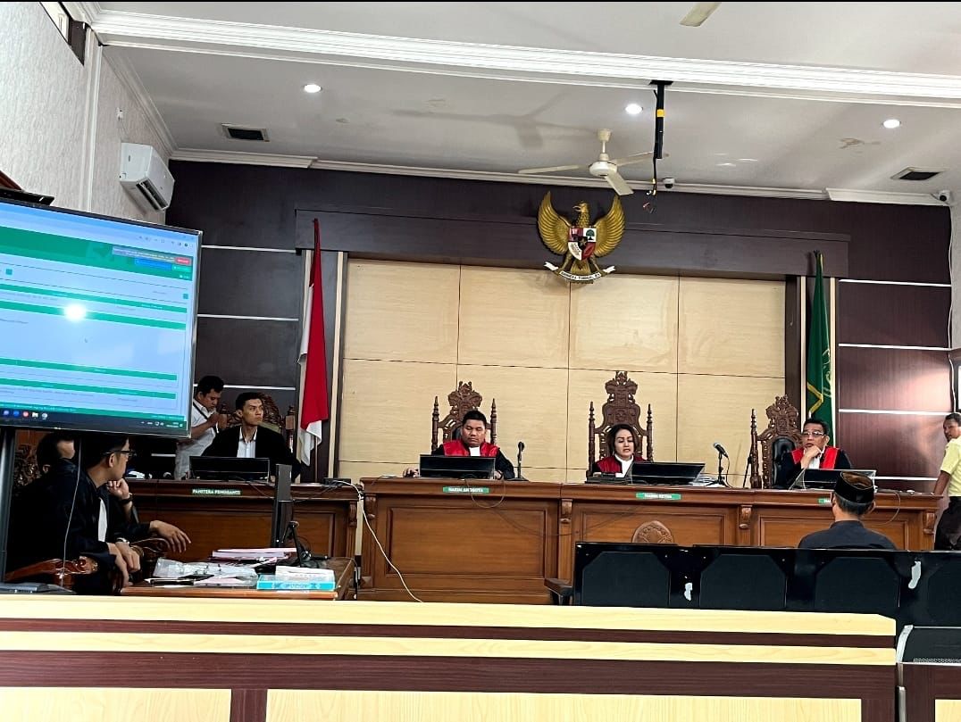 Sidang Perdana Kasus Kades Majasetra Ajak Pilih Caleg Ditunda dan Berakhir Perkelahian. Foto Dok Humas PN Bale Bandung