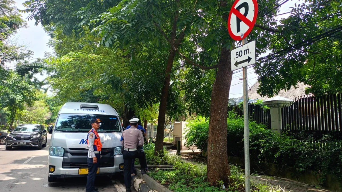 Dishub Kota Bandung Sasar Jukir-Jukir Liar ditengah Razia Parkir Kendaraan