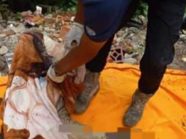 Evakuasi mayat wanita yang ditemukan terikat tali pada bagian pergelangan tangannya di Dusun Cilengkong, Desa Neglasari, Kecamatan Banjar, Kota Banjar tepatnya di bawah tebing di tikungan Batu Gajah Jalan Raya Banjar-Cimaragas pada Minggu, 25 Februari 2024.