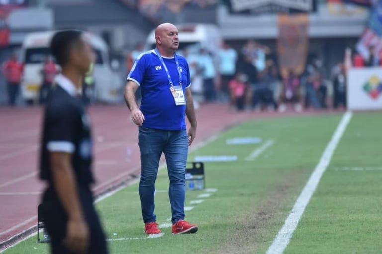 Pelatih Persib Bandung, Bojan Hodak berambisi raih poin penuh kontra PSIS Semarang (Dok. Persib Bandung)