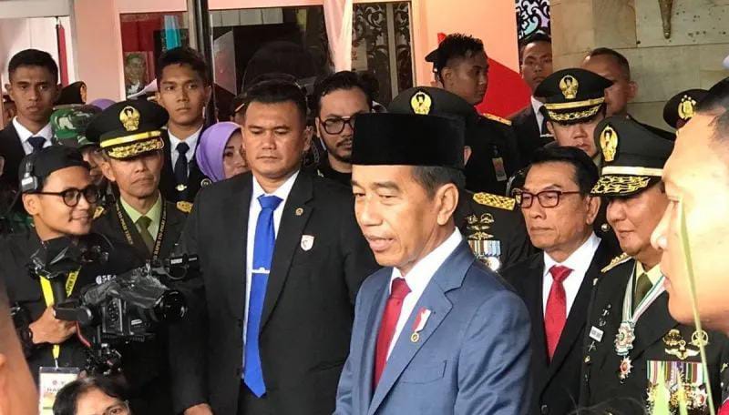 Pro kontra Jokowi berikan penghargaan ke Prabowo (sumber: Antara)