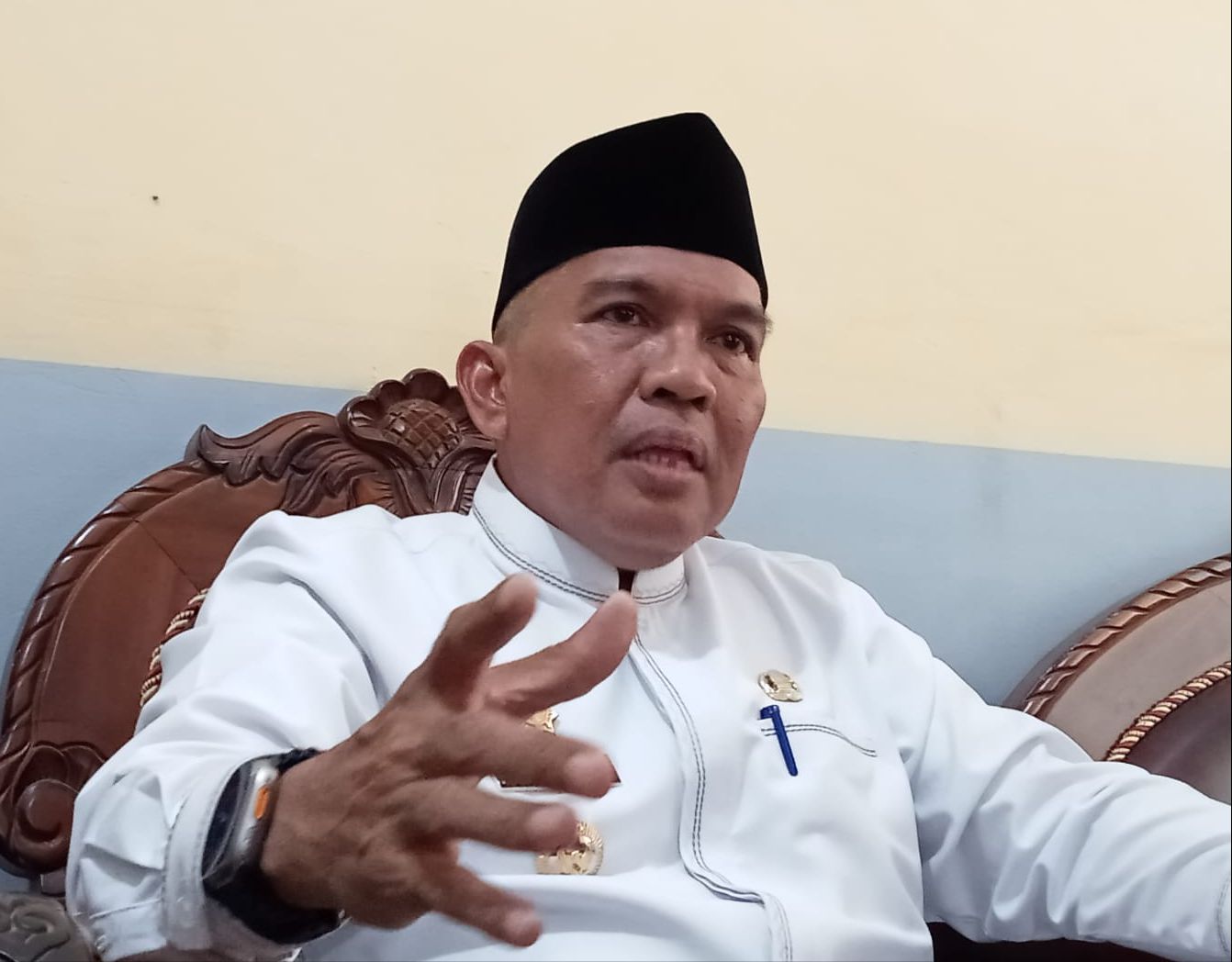 Pj Bupati Bandung Barat, Arsan Latif saat ditemui di Kantor Pemda Kabupaten Bandung Barat. Senin (12/2). Foto Jabarekspres