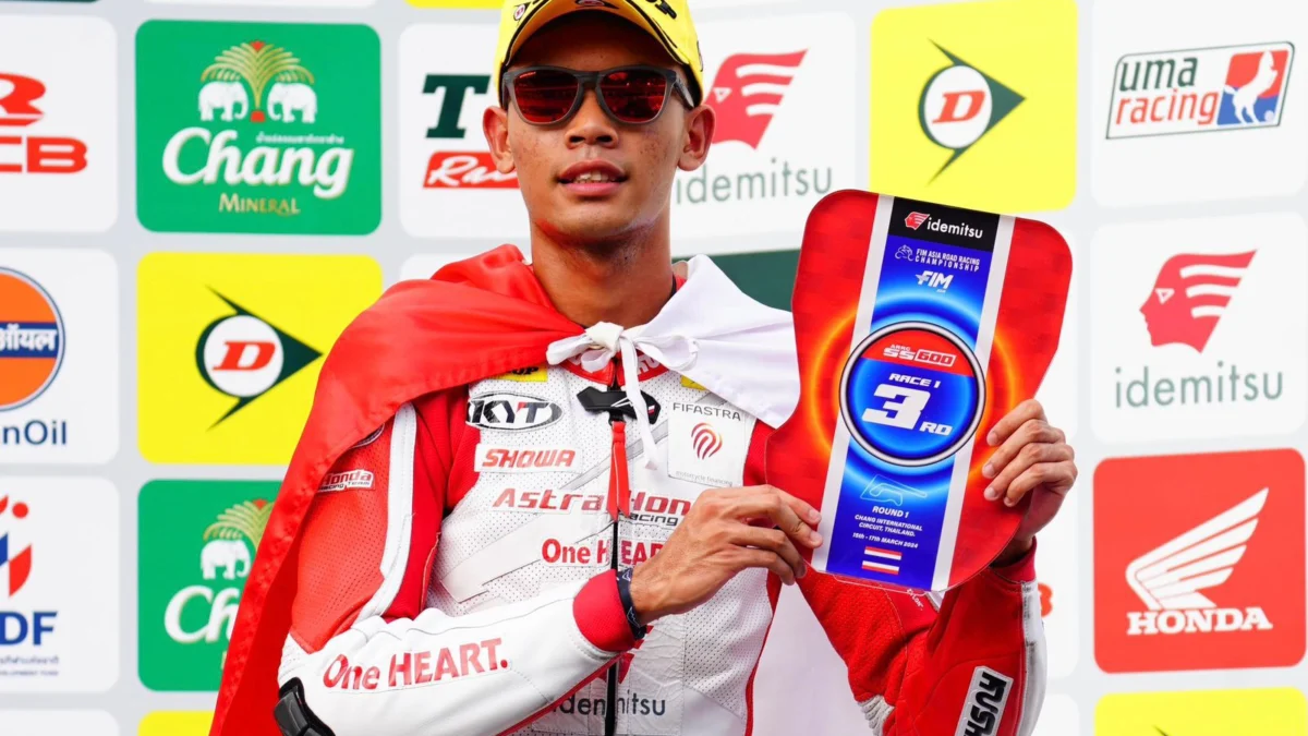 Pebalap  Astra Honda Racing Team, Herjun Atna Firdaus berhasil mengukir prestasi Gemilang.