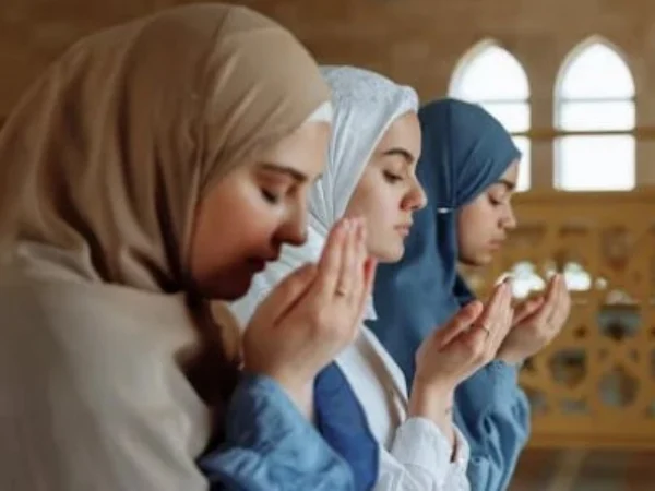ILUSTRASI Doa setelah Sholat Tarawih saat Ramadhan. (pexels)