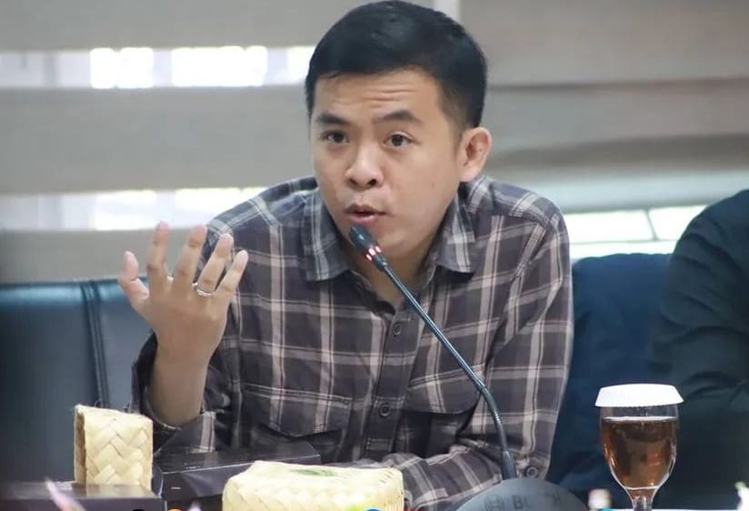 Anggota Pansus 4 Yoel Yosaphat yang sedang membahas tentang angkutan gratis sebagai salah satu solusi atasi macet di Bandung.