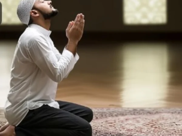 ILUSTRASI : ciri dari seorang MUTTAQIIN terlihat saat bulan Ramadhan (freepik)