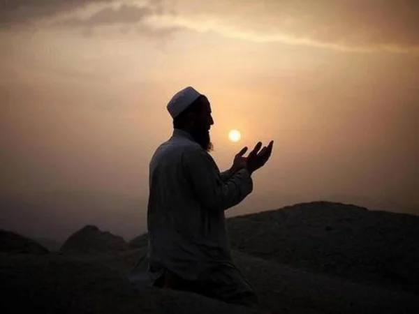 Menyambut Malam Lailatul Qadar, Ini Doa Qunut Witir yang Penuh Keberkahan di Separuh Ramadan