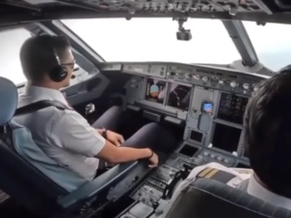 ILUSTRASI : pengakuan pilot Batik Air yang Tertidur. (tangkapan layar Youtube Batik Air)