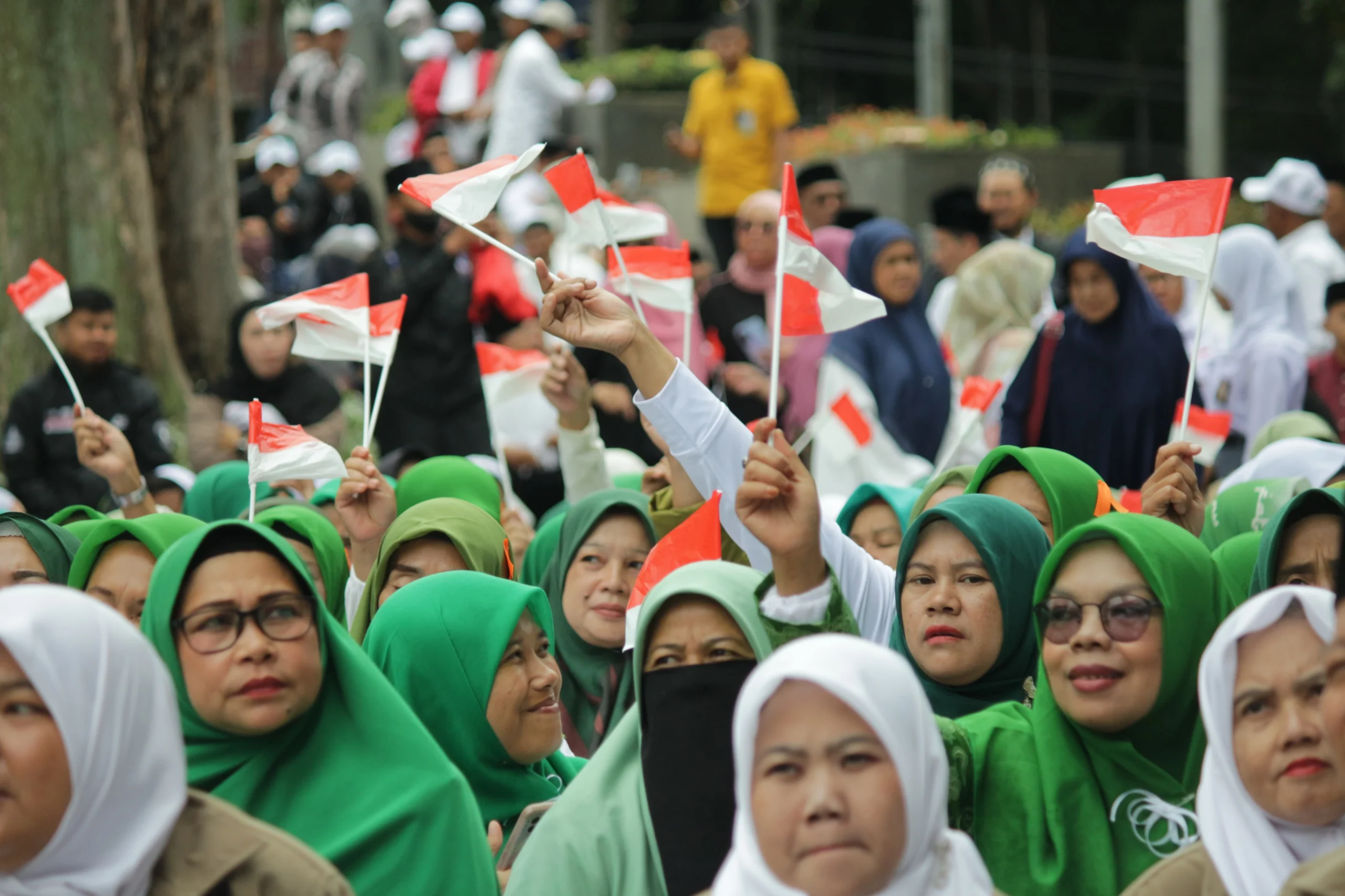 Ribuan jamaah hadiri Istigosah Kubro yang digelar MUI dan Pemprov Jabar di Jalan Diponogoro, Kota Bandung, Sabtu(9/3). (Pandu Muslim/Jabar Ekspres)