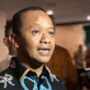 Badan Eksekutif Mahasiswa Universitas Bumi Hijrah atau BEM Unibrah Maluku Utara mendesak KPK segera periksa dugaan korupsi Menteri Bahlil.