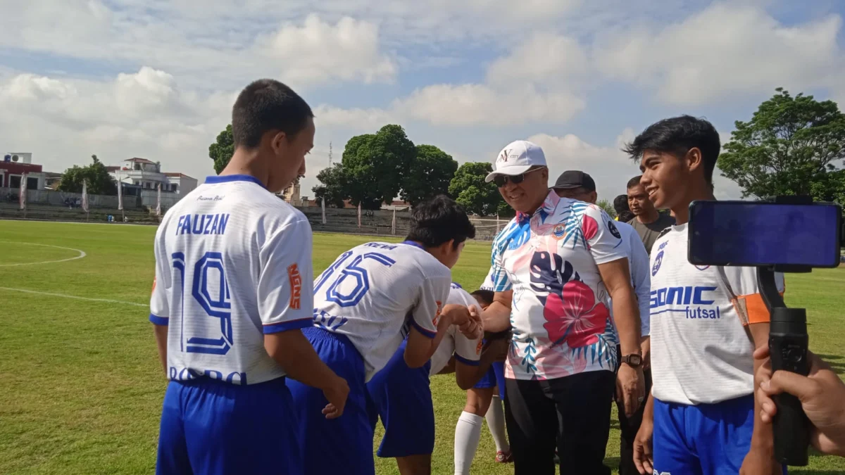 Doc. Pj Wali Kota Cimahi, Dicky Saromi Usai Membuka Piala Wali Kota Cimahi di Stadion Sangkuriang (Istimewa)