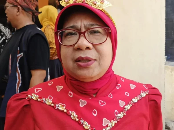 Pj Wali Kota Banjar Hj Ida Wahida Hidayati saat diwawancara awak media belum lama ini. (Cecep Herdi/Jabar Ekspres)