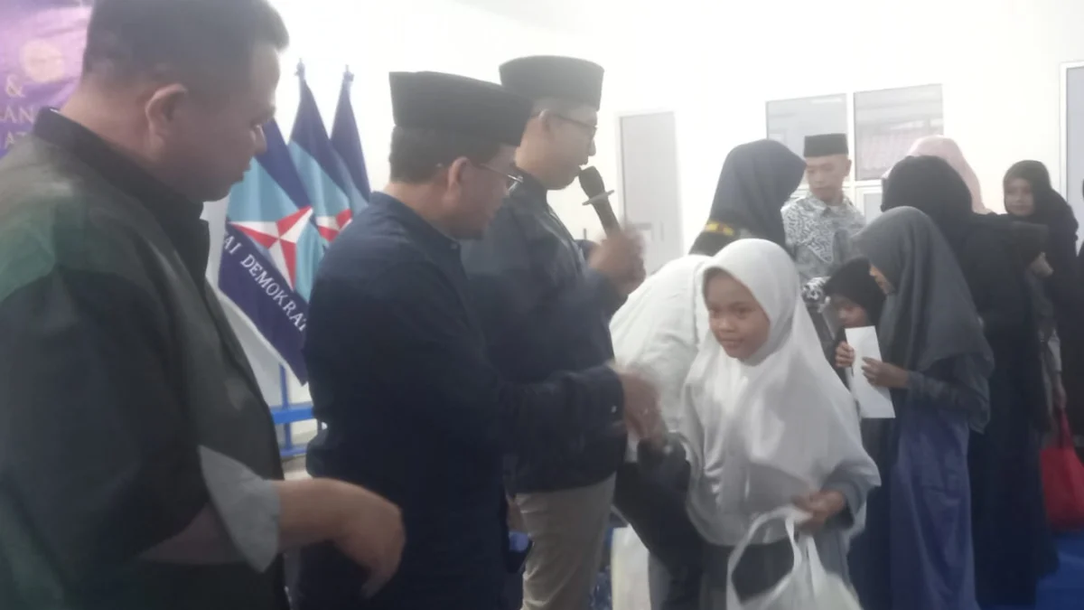 Sebagai wujud syukur atas terselenggaranya Pemilu 2024 dengan aman dan lancar, DPD Demokrat Jawa Barat memberikan santunan kepada anak yatim.