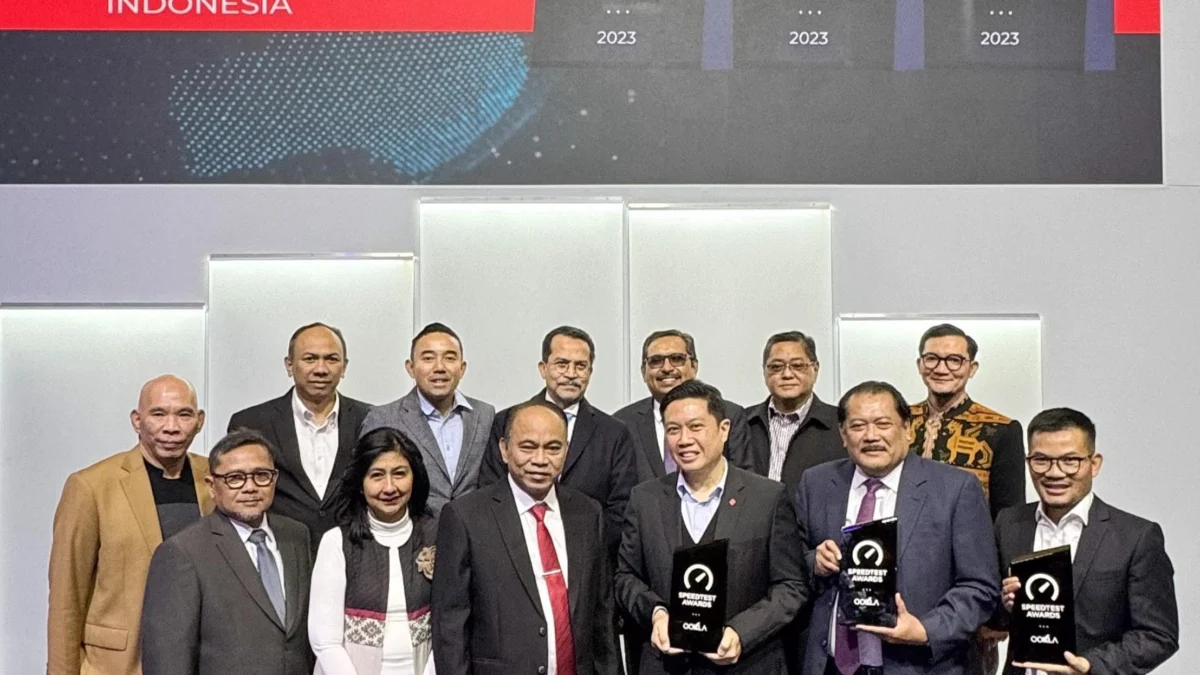 Telkomsel meraih penghargaan lima kali sebagai mobile network tercepat dan terluas di Indonesia/