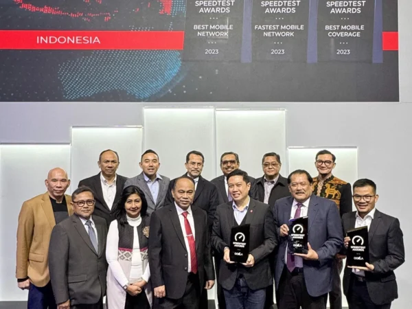 Telkomsel meraih penghargaan lima kali sebagai mobile network tercepat dan terluas di Indonesia/
