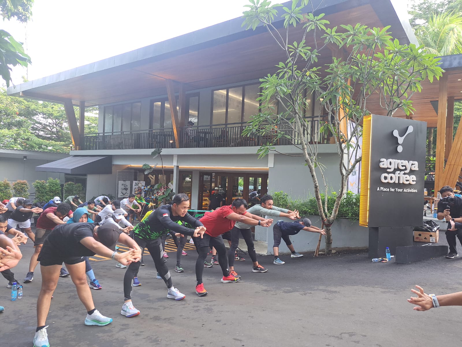 Walikota Bogor saat berolahraga di Agreya Coffee. Foto: Sandika Fadilah/Jabareskpres.com