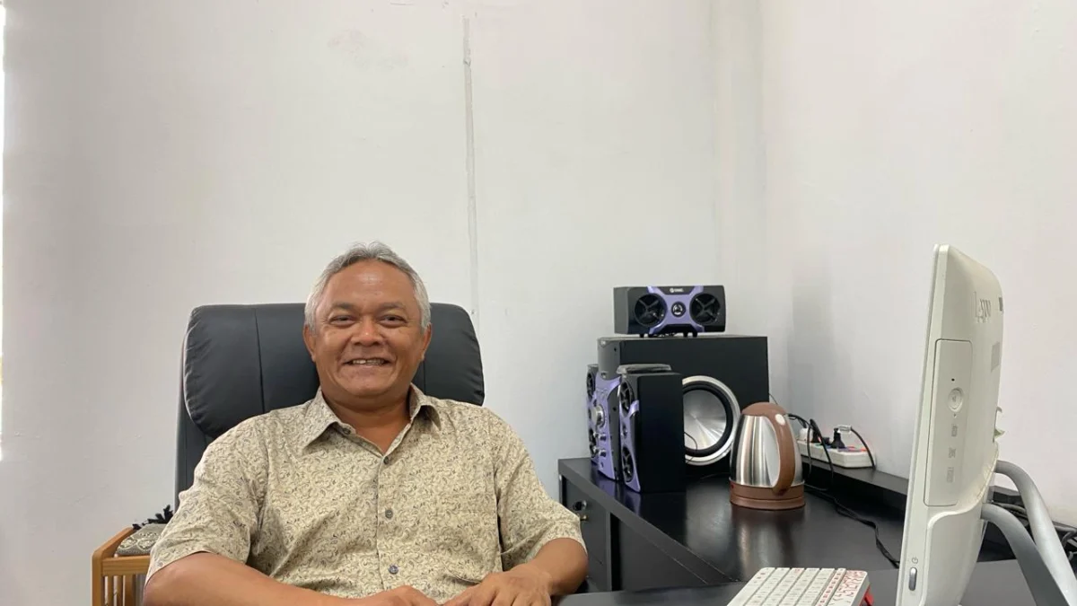 Asep Deni, Pengamat politik dan Kebijakan Kota Sukabumi.