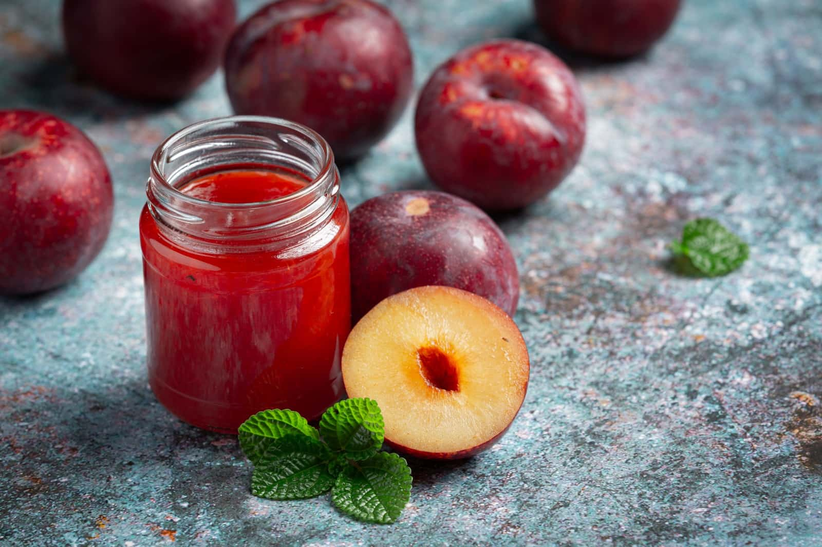 Menjaga Kulit Tetap Sehat Dan Bersinar Ini Manfaat Lain Minuman Detox Plum