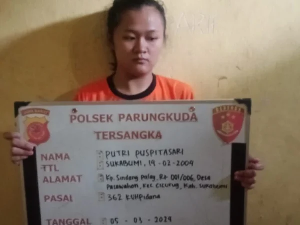 PP (21), Tersangka kasus pencurian sepeda motor saat berada di Mapolsek Parungkuda, Kabupaten Sukabumi.