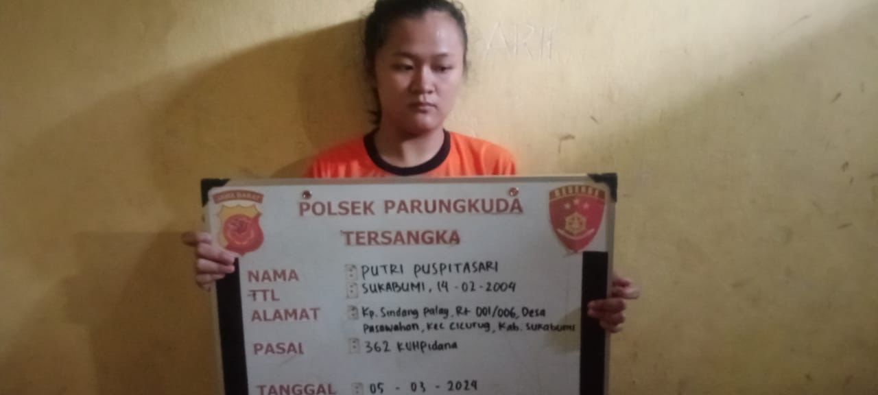 PP (21), Tersangka kasus pencurian sepeda motor saat berada di Mapolsek Parungkuda, Kabupaten Sukabumi.