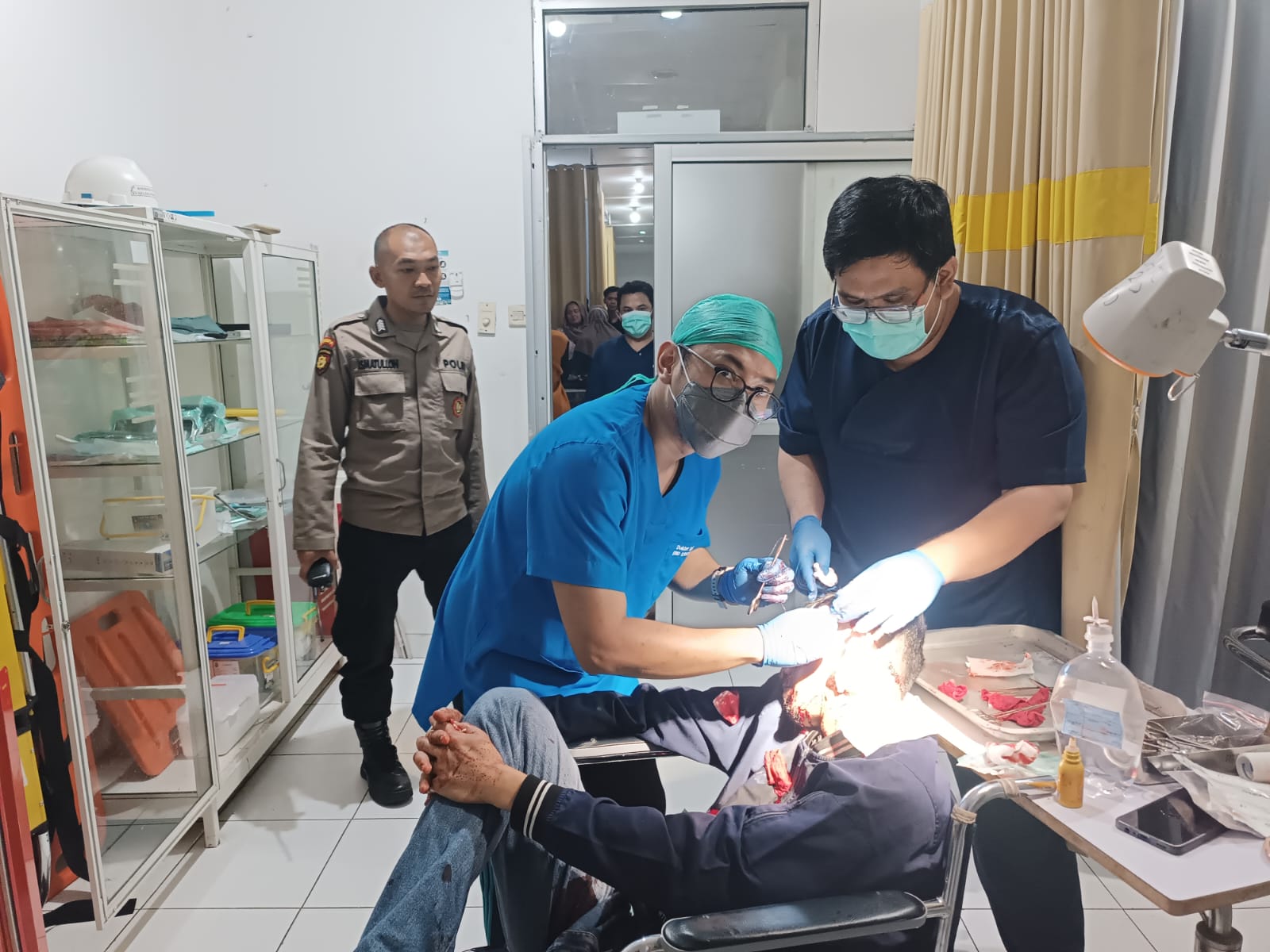 Fikri Firdaus (35) saat mendapatkan perawatin di RS R. Syamsudin Kota Sukabumi.