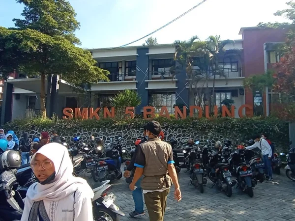 Ist. SMK Negri 5 Bandung. Foto. Sandi Nugraha.