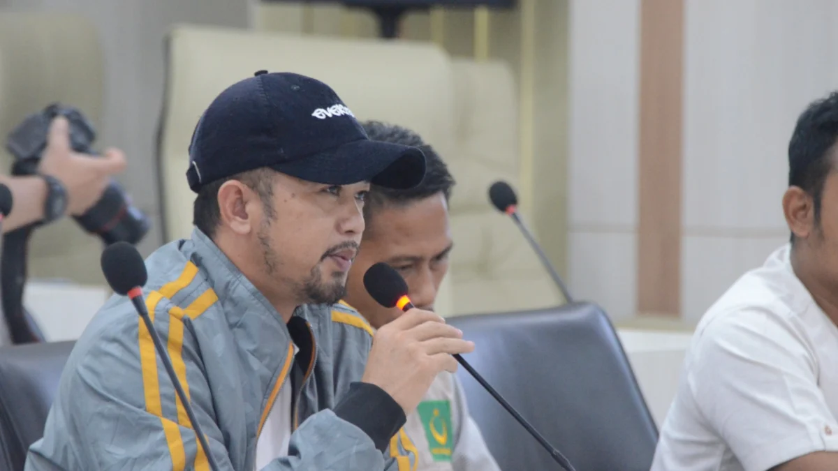 Sekjen ATTB, Ahmad Gozali saat memberikan keterangan kepada PJ Bupati Bogor, Asmawa Tosepu, soal kisruh Parung Panjang.