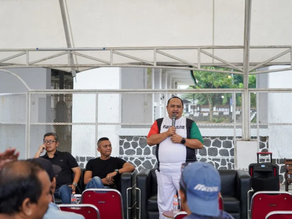 Ketua DPRD Kota Bogor, Atang Trisnanto bersama para Wakilnya saat menggelar cucurak bersama wartawan.