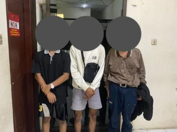 3 pelaku tawuran yang berhasil diamankan oleh Polsek Cibinong.