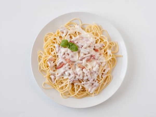 Gurih dan Creamy, Buat Spaghetti Carbonara dengan Resep Ala Resto! (ilustrasi: Freepik)