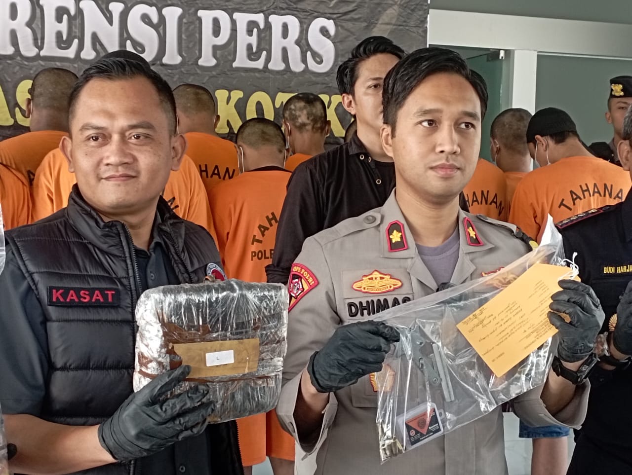 Polres Bogor saat melakukan konferensi pers terkait kasus narkoba selama Januari-Maret 2024 di Mako Polres Bogor, Selasa (26/3).